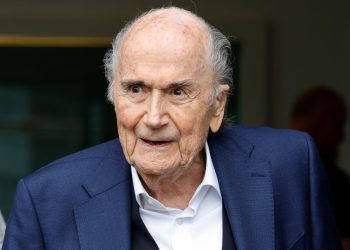 Blatter tvrdě kritizuje plán FIFA prodat podíl v MS