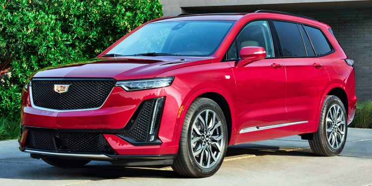 Cadillac mění strategii a vrací se ke spalovacím motorům