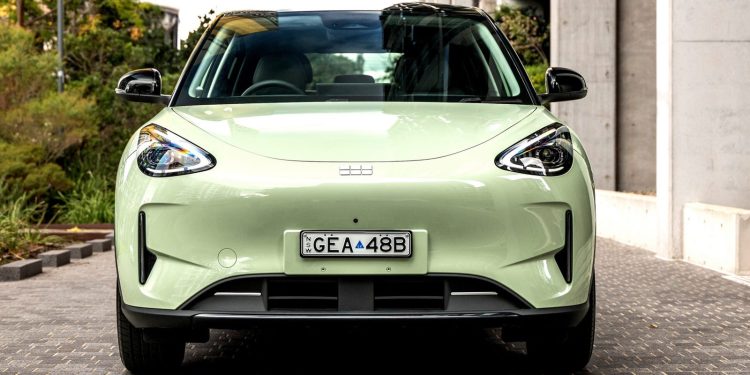Čínská Geely bude vyrábět elektromobily ve španělském závodě Fordu