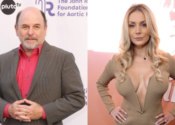 Jason Alexander se omluvil Courtney Stodden za nevhodný skeč