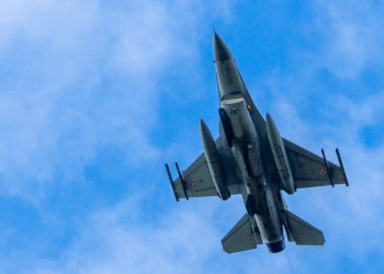 Ruská raketa dopadla v Polsku. NATO prověřuje narušení prostoru