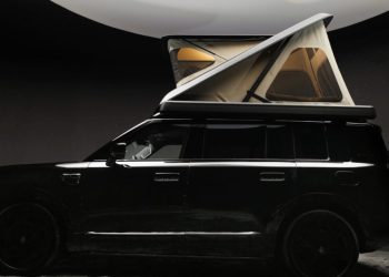 Čínské luxusní SUV Stelato G9 se tlačítkem promění v kempingový stan