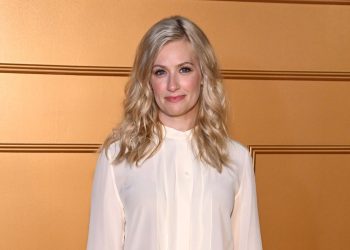 Beth Behrs a Kat Dennings se opět potkají na obrazovce