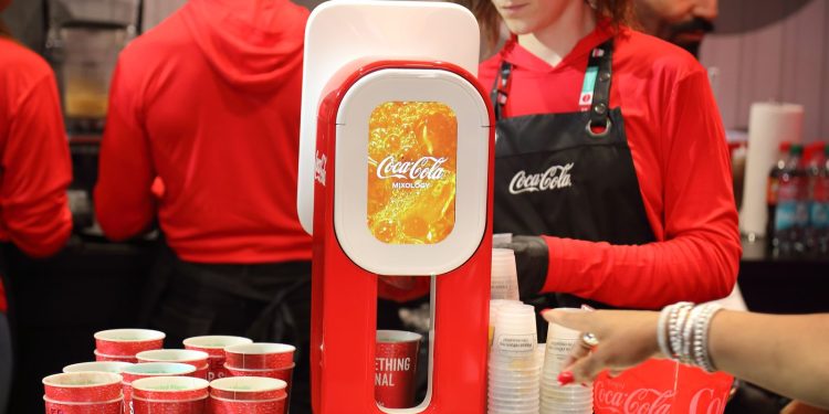 Coca-Cola automatizuje míchané sodovky. Změnu diktuje generace Z