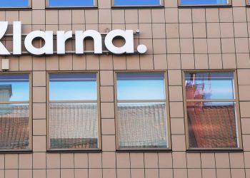 Klarna mění vedení i nabídku, akcie po slabším výhledu klesly