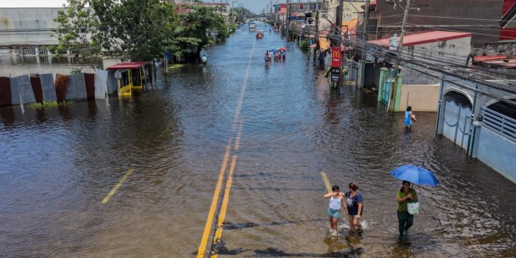 Nový super El Niño trhá rekordy, varují přední klimatologové