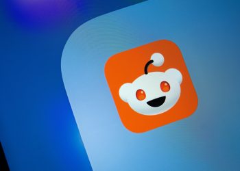 Reddit testuje převod příspěvků na videa a podcasty pomocí AI